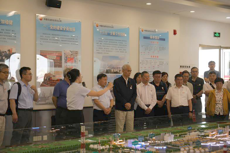 图为参观现场。（陈我 摄）