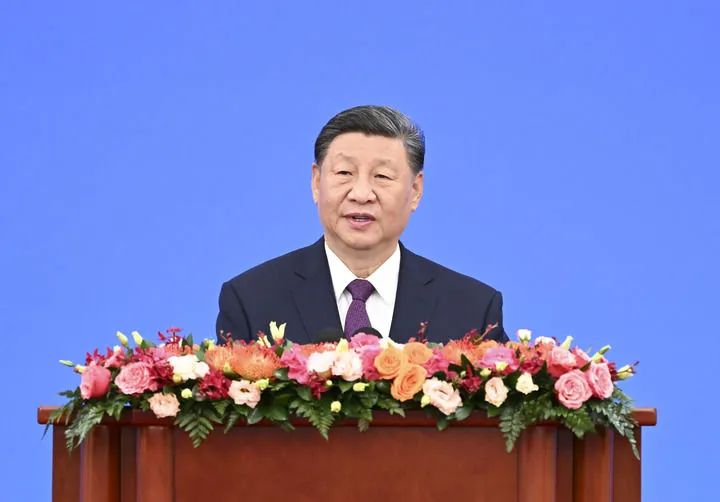 6月28日上午,和平共处五项原则发表70周年纪念大会在北京人民大会堂隆重举行。国家主席习近平出席纪念大会并发表题为《弘扬和平共处五项原则,携手构建人类命运共同体》的重要讲话。新华社记者 张领 摄